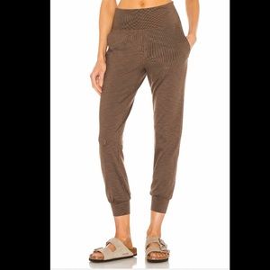Beyond Yoga Heather Rib Fitted Midi Jogger, Cocoa Brown